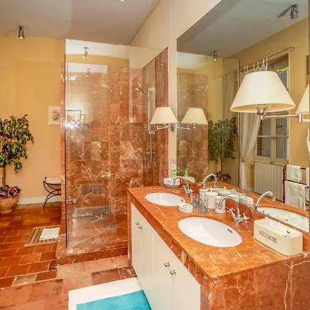 Chateau Du Pegulier Location Integrale