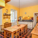 Chateau Du Pegulier Hotes