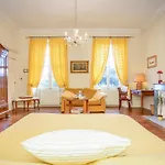 Chateau Du Pegulier Hotes * Montaut (Ariege)