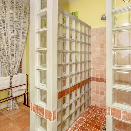 Chateau Du Pegulier Hotes Tatil Evi