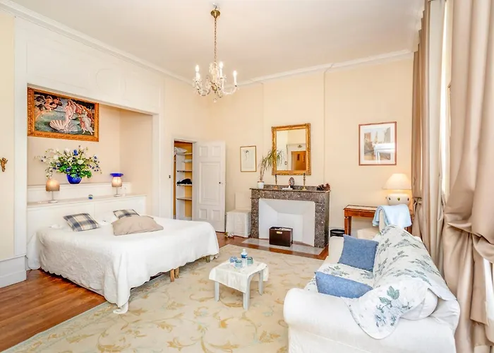 Chateau Du Pegulier Location Integrale Tatil Evi *