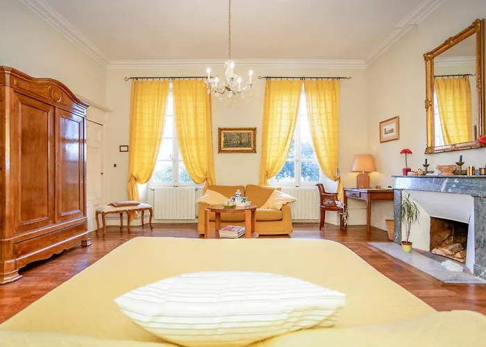 Chateau Du Pegulier Location Integrale * Montaut (Ariege)